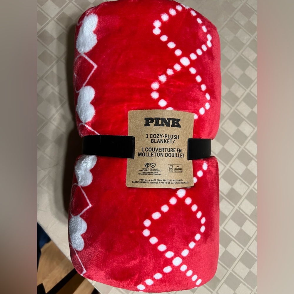 VICTORIA’S SECRET PINK SHERPA‎  Blanket holiday RED/white PUPPY NWT 50 X 60